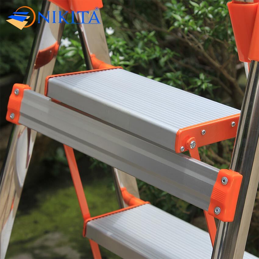 Thang ghế tay vịn bậc lớn NIKITA Thang ghế tay vịn bậc lớn NIKITA